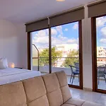 Phaedrus Living: City Flat Palas 103