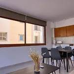 Phaedrus Living: City Flat Palas 103